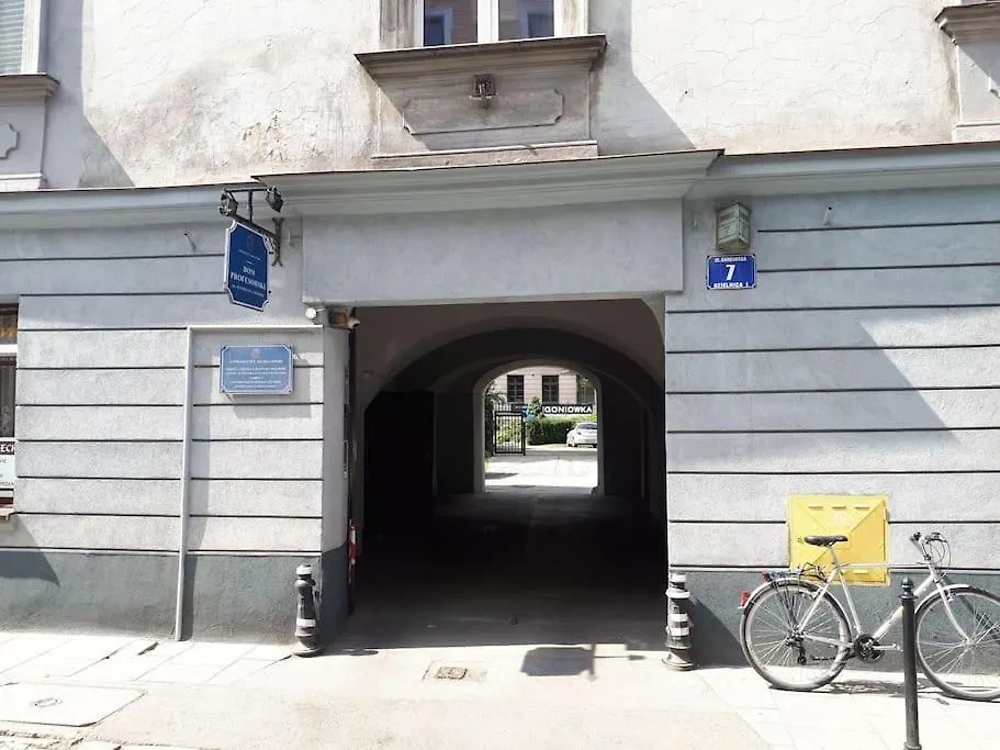 Centrally Located Apartment For 9 Guests Garbarska Krakow